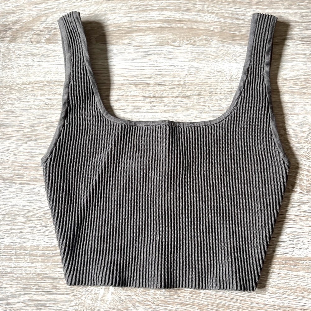 Aritzia Sculpt Knit Crop Top Green XS